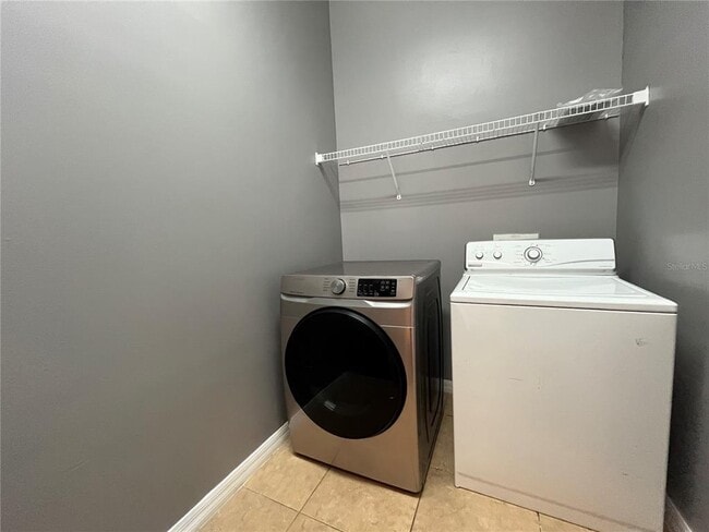 Building Photo - 7125 Red Lantern Dr