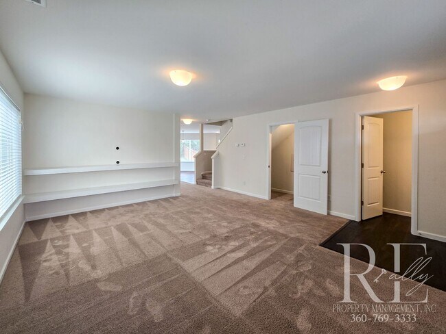 Building Photo - Spacious Port Orchard Home with Garage, Fu...