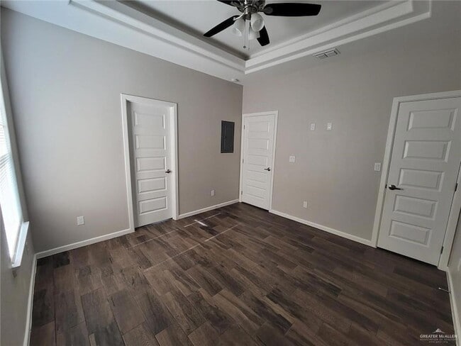 Building Photo - 1404 Alta Vista Dr