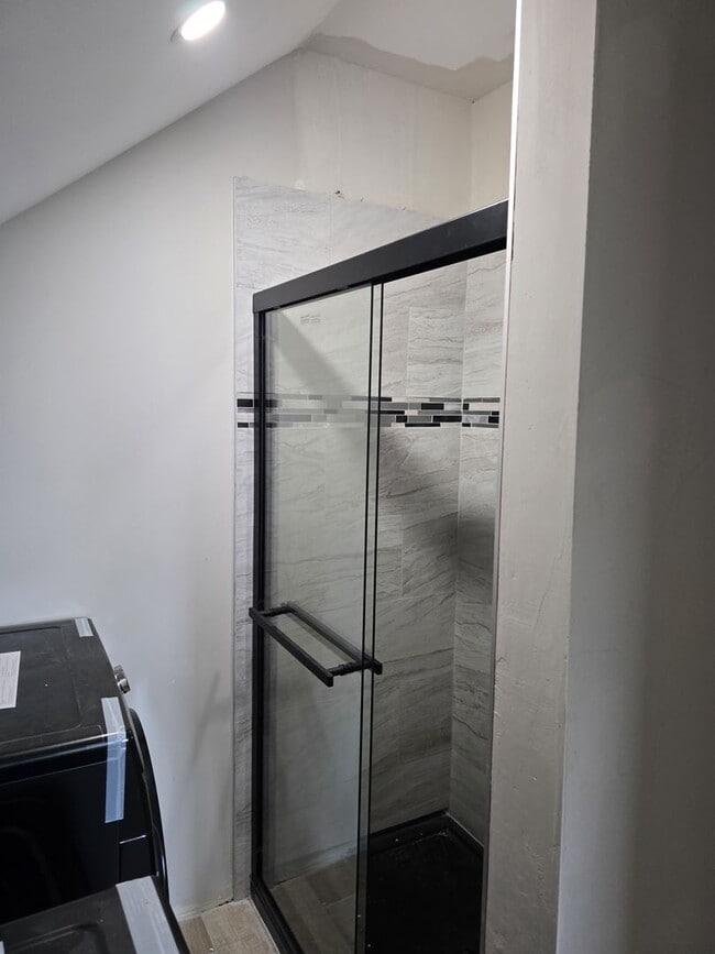 Building Photo - BE THE FIRST PERSON TO SIT ON THE TOILET! BRAND NEW 1BED/1BATH IN LOGAN SQUARE/BUCKTOWN