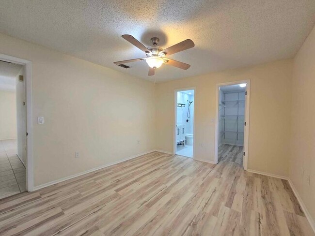 Building Photo - 4158 Sunny View Dr