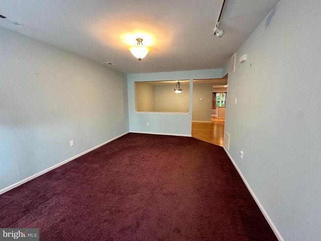 Building Photo - 45 Lavister Dr