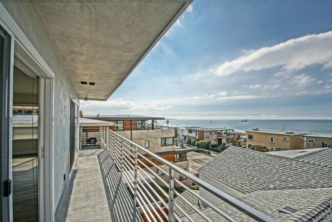 Building Photo - REMODELED, BRIGHT & AIRY, 2-STORY HOME W/ AMAZING PANORAMIC OCEAN VIEWS, 2 LIVING SPACES, 2 LARGE...