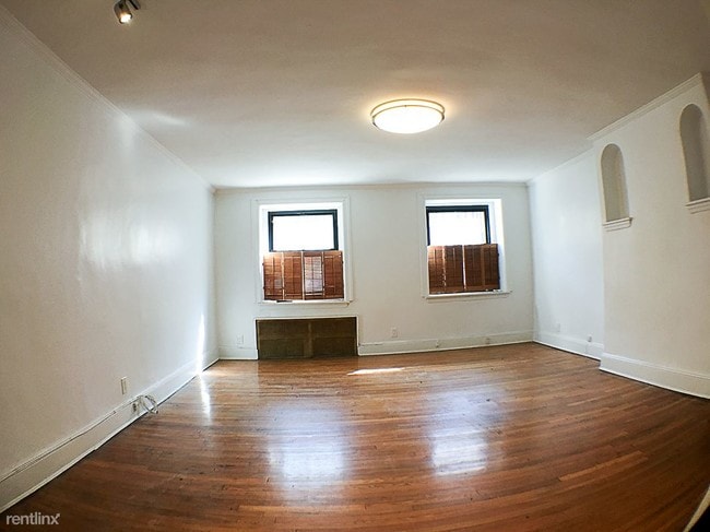 Building Photo - 135 Willow St