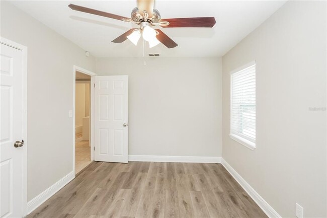 Building Photo - 832 Bethune Dr