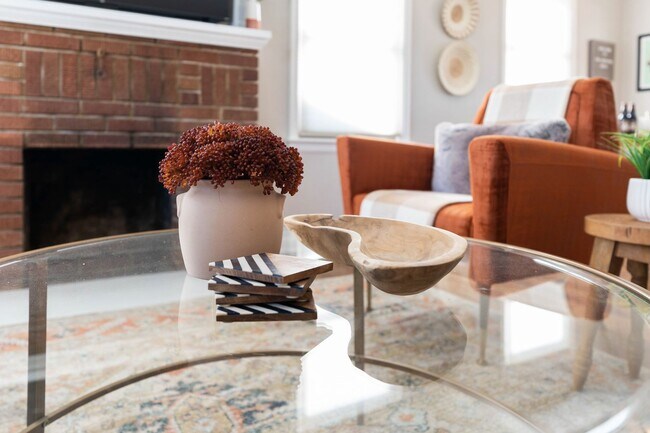 Building Photo - The Garland Bleu 3 bedroom home (Furnished)