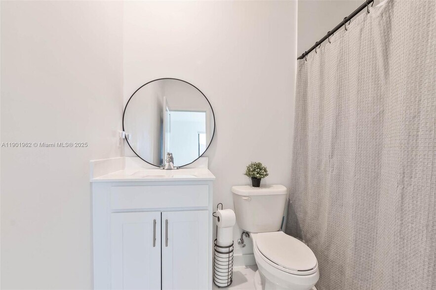 Building Photo - 2430 SW 145th Pl