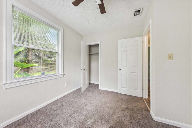 Building Photo - Renovated 3-Bedroom Home in the Heart of M...