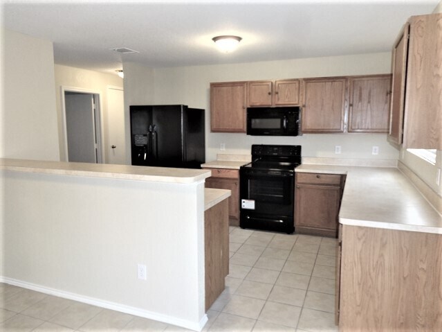 Building Photo - 7569 Vanessa Dr