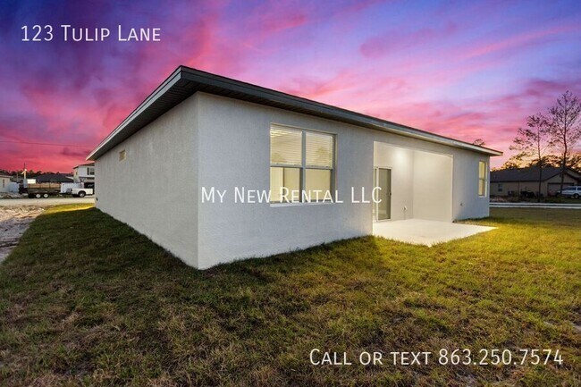 Building Photo - 123 Tulip Ln