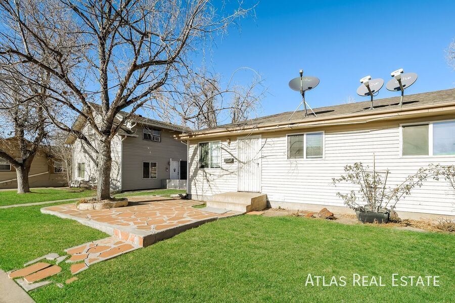 Building Photo - 881 E Egbert St