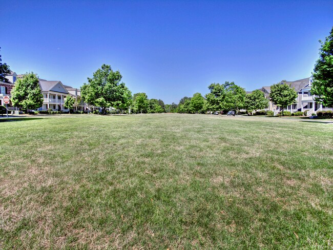 Building Photo - 237 Independence Ln