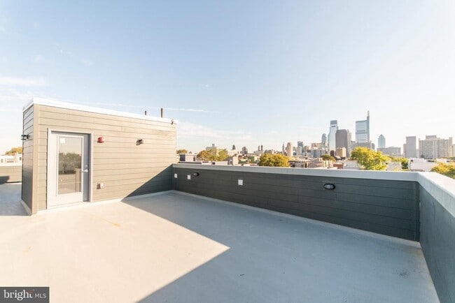 Building Photo - 814 N Uber St