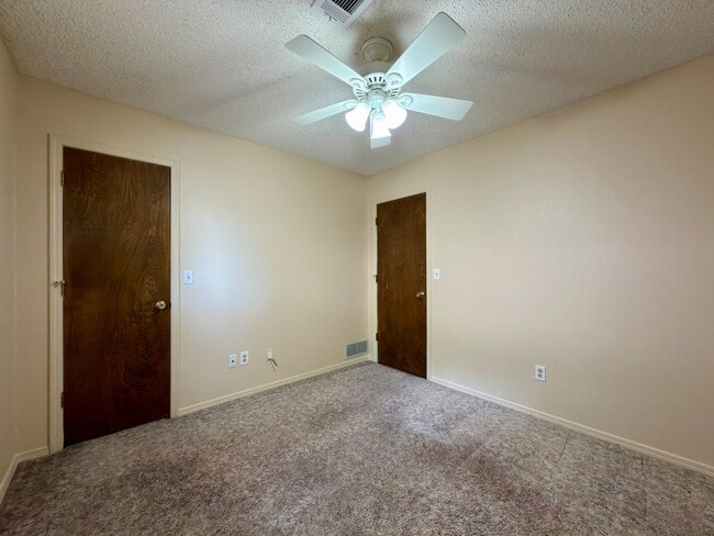 Building Photo - Gorgeous Brick Home for Rent! - 3 Bedroom, 2 Bath, 2 Car garage - 1,797 sf