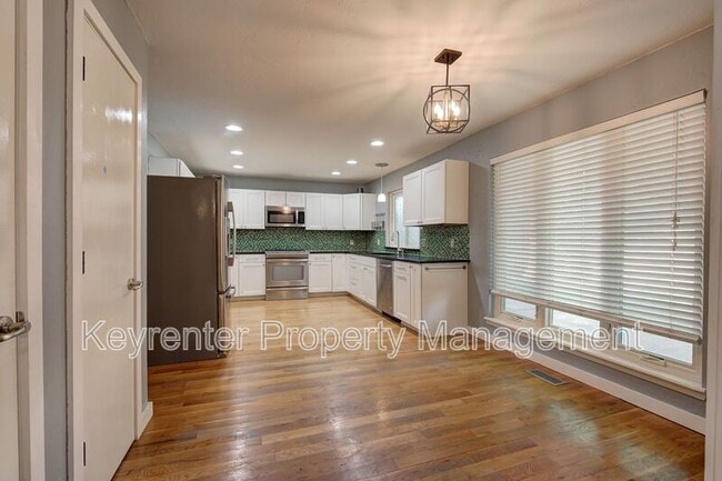 Building Photo - 3619 Chatham Ct