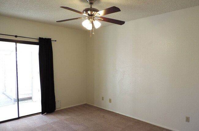 Building Photo - Desert Shadows Community