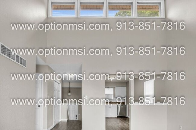 Building Photo - **Spacious 2-Bedroom Duplex in a Cul-de-Sac!**