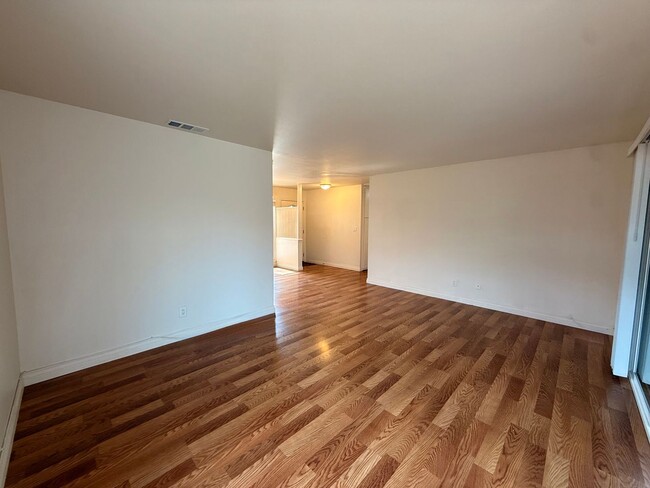 Building Photo - Spacious 3BR/2BA Home with A/C, Heat, Garage & Backyard in Imperial Beach!