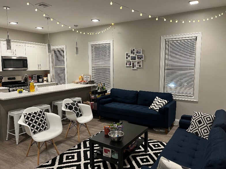 Building Photo - 14 Trenton St