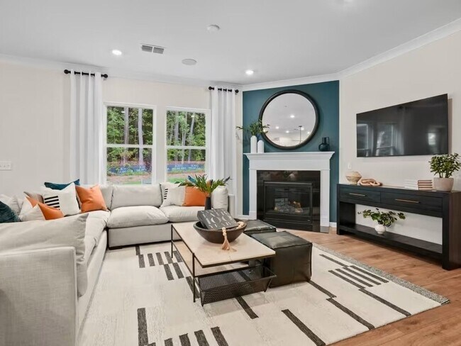 Building Photo - 5 Bed + 3 Bath Single Family Home in Charl...