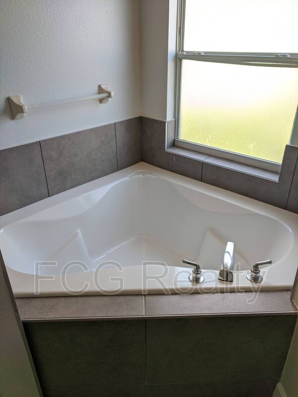 Building Photo - 509 Big Black Way