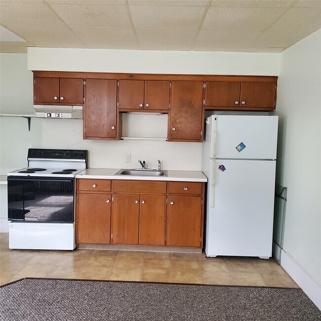 Building Photo - 111 Vineyard Ave