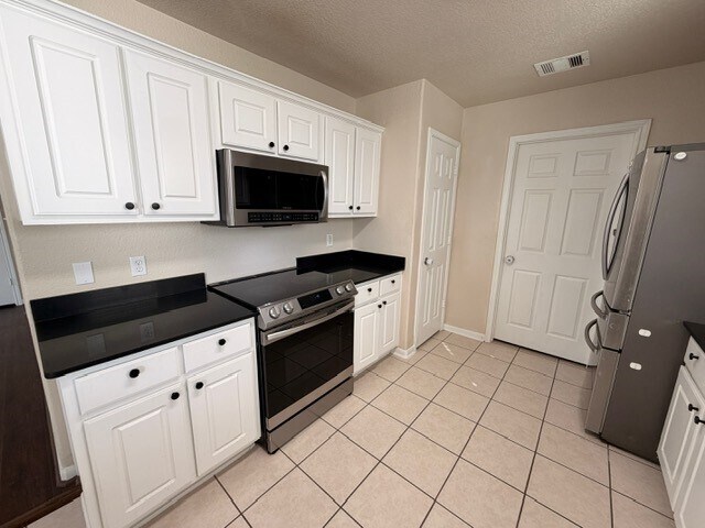 Building Photo - 2602 Shark Cir