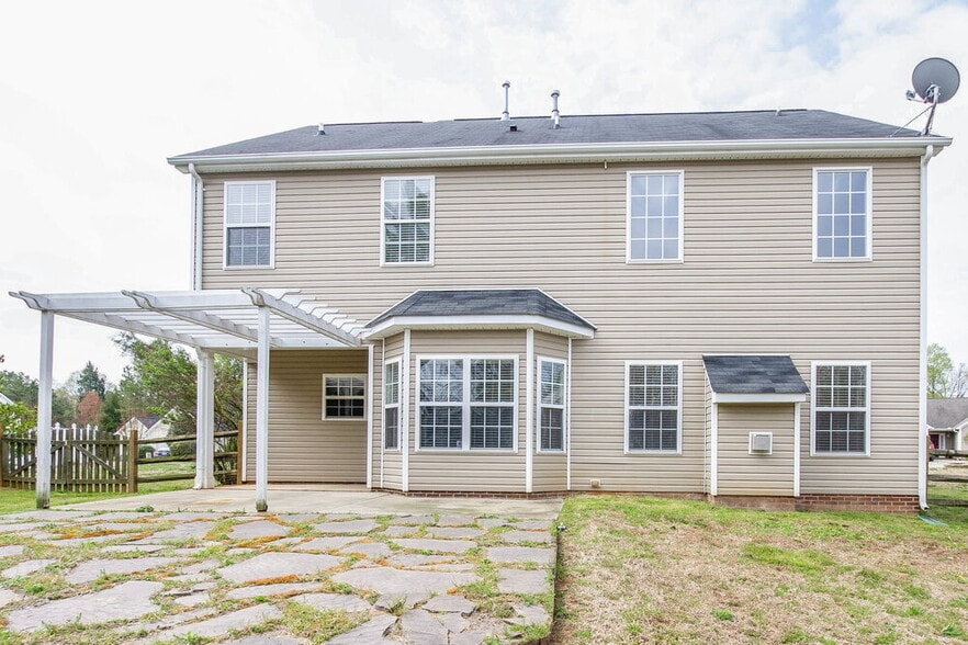 Building Photo - 539 Meredith Court