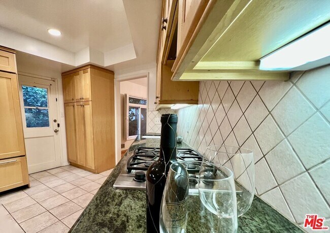 Building Photo - 1008 Westholme Ave