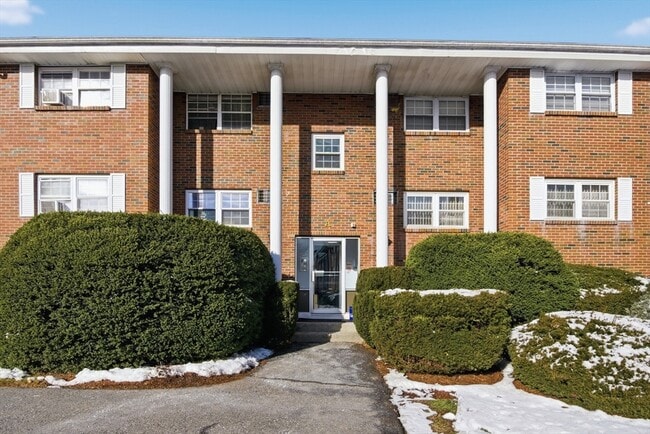 Primary Photo - 39 Pleasant St