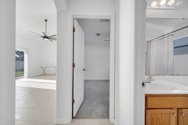 Building Photo - Stunning 4/3 with Fence Enclosed Yard in t...