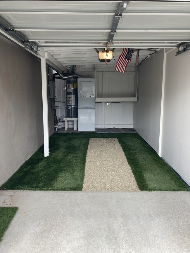 Garage - 4124 W 173rd Pl