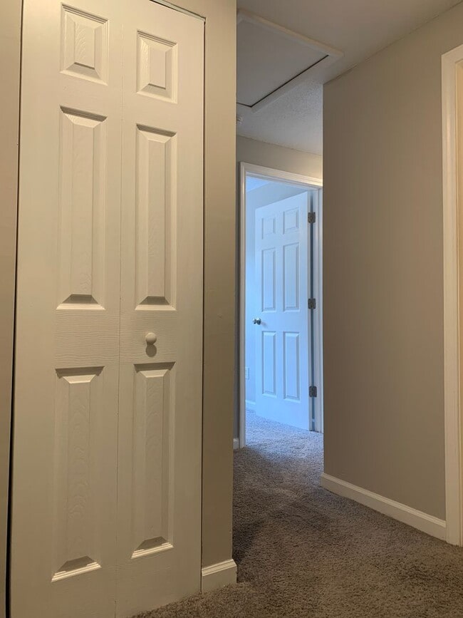 Building Photo - Trendy Renovated Raleigh Townhome In Ralei...