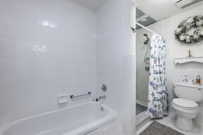 Building Photo - 1477 Park Beach Cir