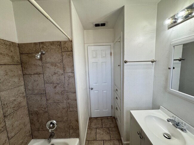 Building Photo - 4614 36th St