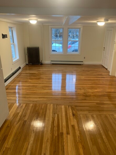 Building Photo - 71 Hale St