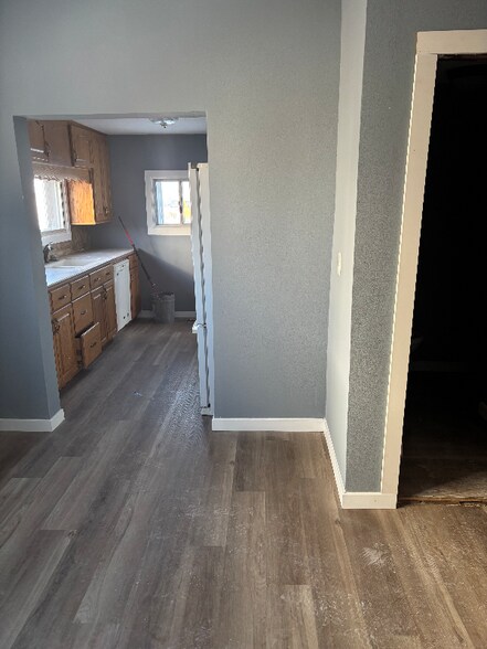 Building Photo - 607 N 2nd Ave