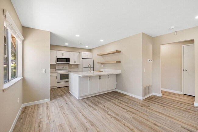 Building Photo - 46869 CA-74