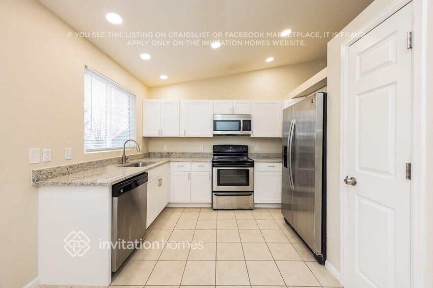 Building Photo - 6139 Miramont St