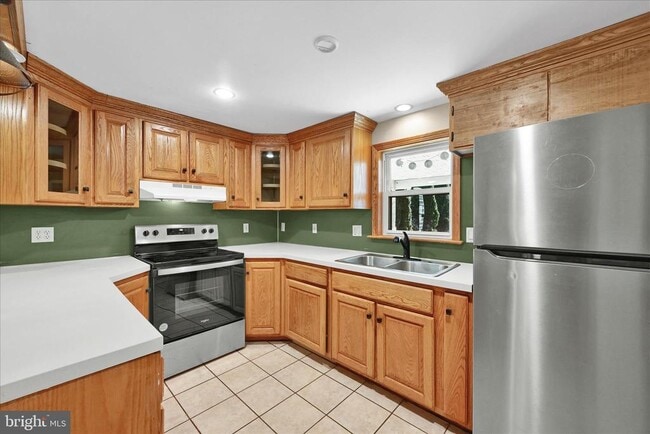 Building Photo - 430 E Main St