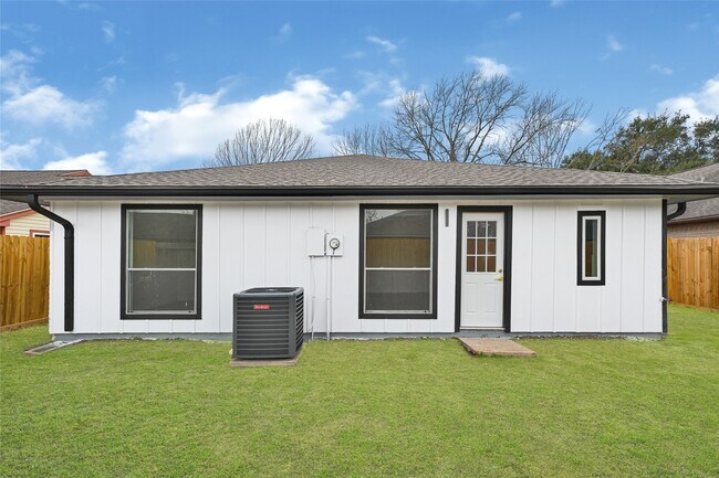 Building Photo - 6507 Paso Del Sol Dr