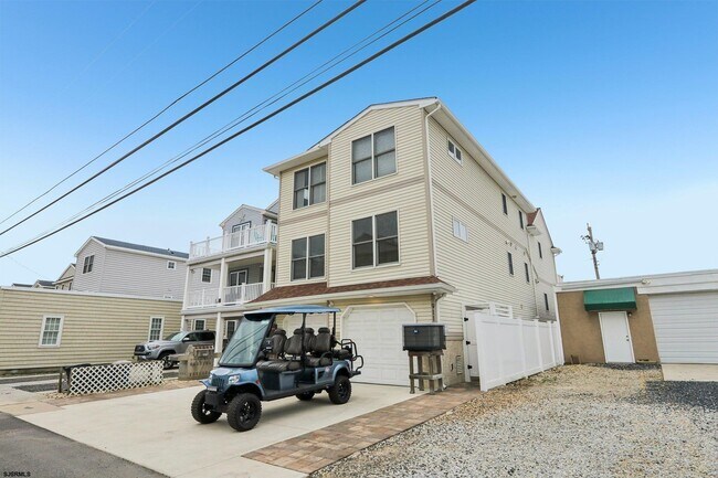 Building Photo - 911 Bay Ave