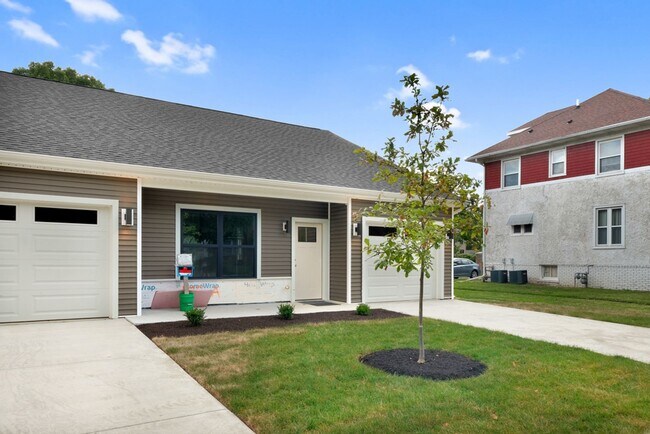 Building Photo - 111 E Ensey St