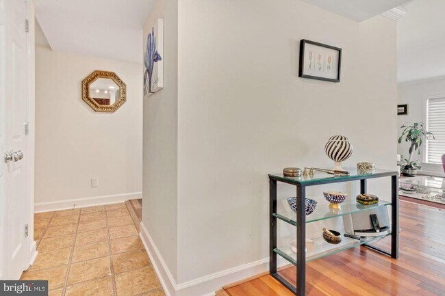 Building Photo - 1080 Wisconsin Ave NW