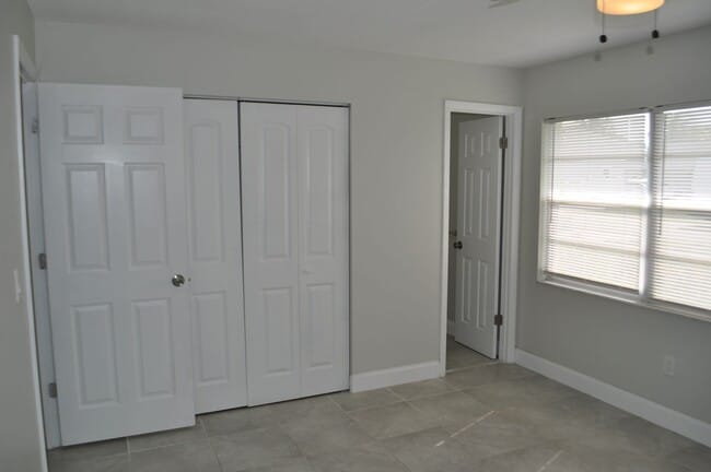 Building Photo - Quaint Home with all Tile floors