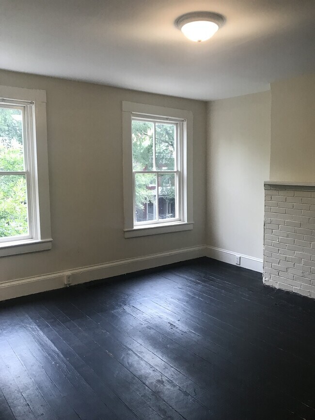 Building Photo - 506 W Marshall St