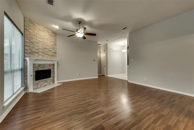 Building Photo - 1152 San Saba Dr