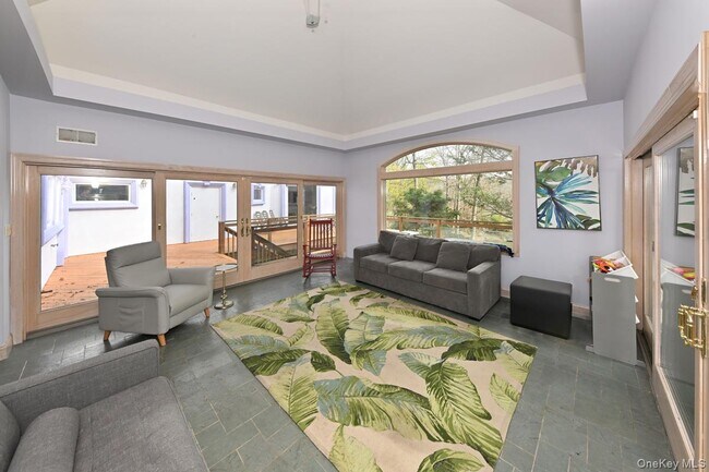 Building Photo - 27 Sky Meadow Rd