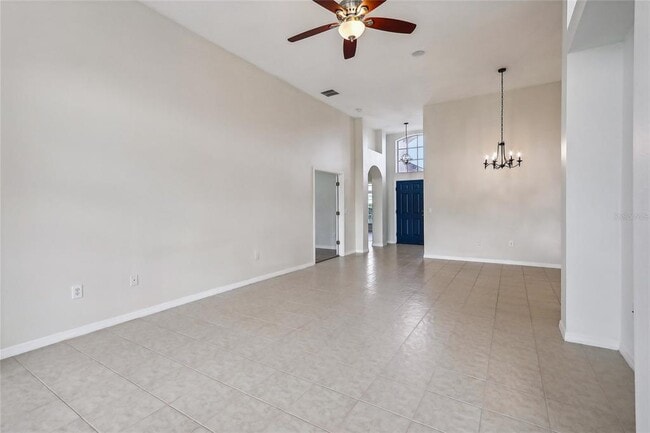 Building Photo - 235 Royal Palm Dr