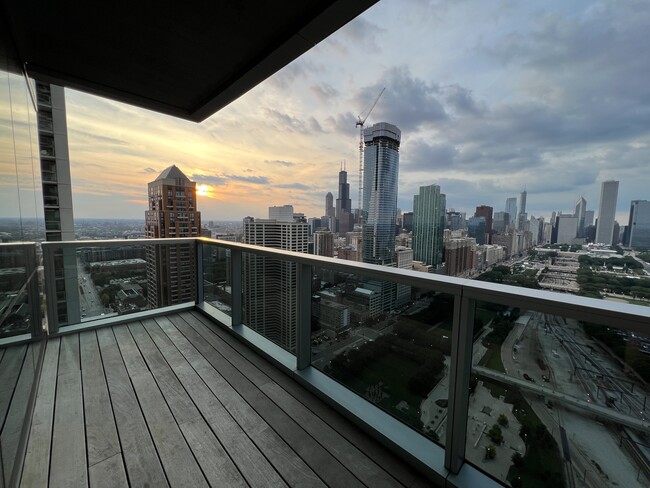 Building Photo - 1201 S Prairie Ave